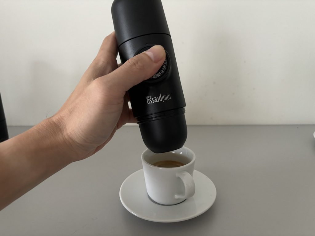 making starbucks espresso roast espresso drink